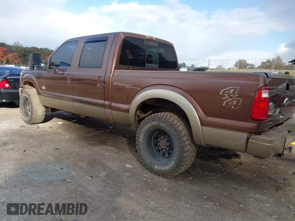 ✅ 2012 Ford F-250 XL • VIN: 1FT7W2B66CEA77425 • Lot: 43636705. Wystawiony na IAAI z przebiegiem 222 286 mil. Bezpłatny archiwum sprzedaży aukcyjnych z USA i szczegółowy raport historii pojazdu na DreamBid. Zdjęcie 3.