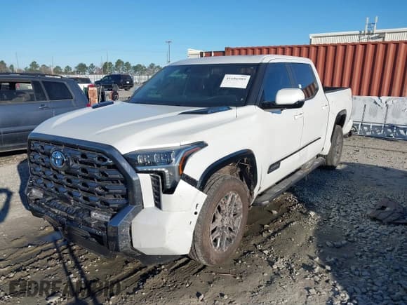 ✅ 2024 Toyota Tundra Platinum Hybrid • VIN: 5TFNC5DB8RX068511 • Lot: 41686989. Wystawiony na IAAI z przebiegiem 5 316 mil. Bezpłatny archiwum sprzedaży aukcyjnych z USA i szczegółowy raport historii pojazdu na DreamBid. Zdjęcie 2.