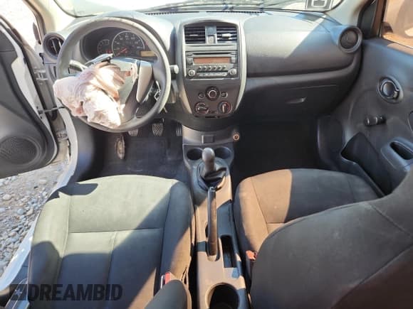 ✅ 2017 Nissan Versa S • VIN: 3N1CN7APXHL825645 • Lot: 86548405. Wystawiony na Copart z przebiegiem 91 535 mil. Bezpłatny archiwum sprzedaży aukcyjnych z USA i szczegółowy raport historii pojazdu na DreamBid. Zdjęcie 8.