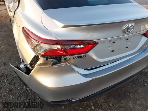 2023 Toyota Camry LE z VIN 4T1C11AK4PU147534, wystawiony jako IAAI lot #43337127 z przebiegiem 11 969 mil mil oraz . Historia ofert i sprzedaży dostępna na DreamBid. Obrazek 18.