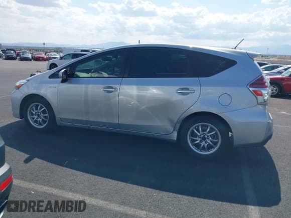 ✅ 2015 Toyota Prius Two • VIN: JTDZN3EU9FJ020434 • Lot: 42443244. Listed on IAAI with 232,523 mi. Free auction sales archive from the USA and detailed vehicle history report at DreamBid. Image 14.