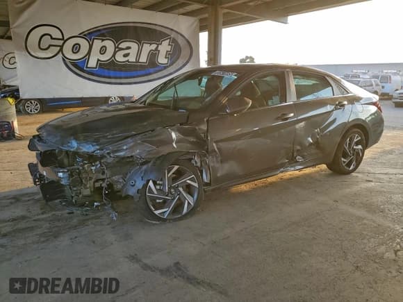 ✅ 2025 Hyundai Elantra SEL Convenience • VIN: KMHLS4DG7SU004950 • Lot: 95541695. Wystawiony na Copart z przebiegiem 7 886 mil. Bezpłatny archiwum sprzedaży aukcyjnych z USA i szczegółowy raport historii pojazdu na DreamBid. Zdjęcie 1.