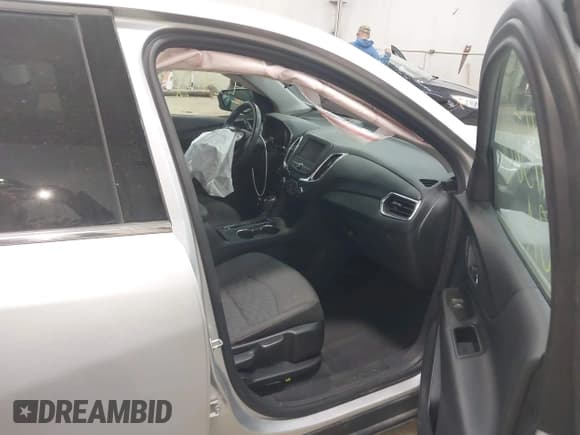 ✅ 2020 Chevrolet Equinox LT • VIN: 3GNAXUEV4LL165060 • Лот: 43415848. Опубликован ранее на IAAI с пробегом 32 767 миль. Бесплатный доступ к архиву аукционных продаж из США и подробный отчёт об истории автомобиля на DreamBid. Изображение 5.