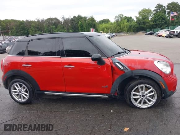 ✅ 2015 MINI Countryman S • VIN: WMWZC5C55FWP43808 • Лот: 42594069. Опубликован ранее на IAAI с пробегом 68 718 миль. Бесплатный доступ к архиву аукционных продаж из США и подробный отчёт об истории автомобиля на DreamBid. Изображение 13.