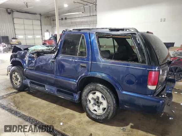 ✅ 2002 Chevrolet Blazer LS • VIN: 1GNDT13W32K110389 • Lot: 50688425. Wystawiony na Copart z przebiegiem 111 523 mil. Bezpłatny archiwum sprzedaży aukcyjnych z USA i szczegółowy raport historii pojazdu na DreamBid. Zdjęcie 2.