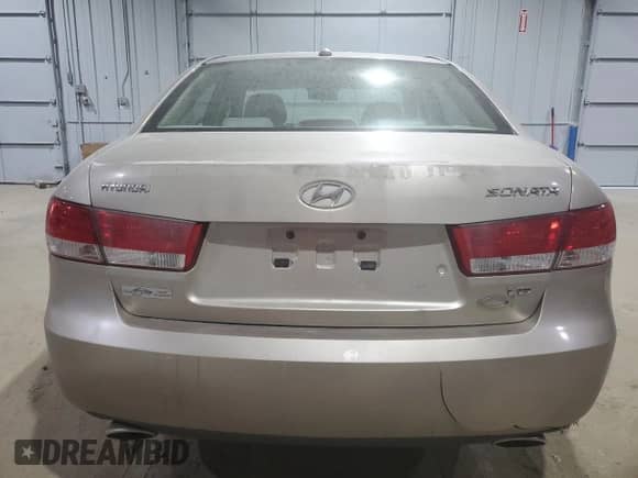 2008 Hyundai Sonata GLS z VIN 5NPET46FX8H397943, wystawiony jako Copart lot #84707234 z przebiegiem 91 093 mil mil oraz Szkoda całkowita • Salvage title. Historia ofert i sprzedaży dostępna na DreamBid. Obrazek 6.