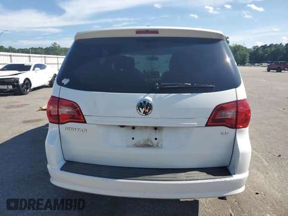 ✅ 2014 Volkswagen Routan SE • VIN: 2C4RVABG7ER134347 • Lot: 61620855. Wystawiony na Copart z przebiegiem 142 270 mil. Bezpłatny archiwum sprzedaży aukcyjnych z USA i szczegółowy raport historii pojazdu na DreamBid. Zdjęcie 6.