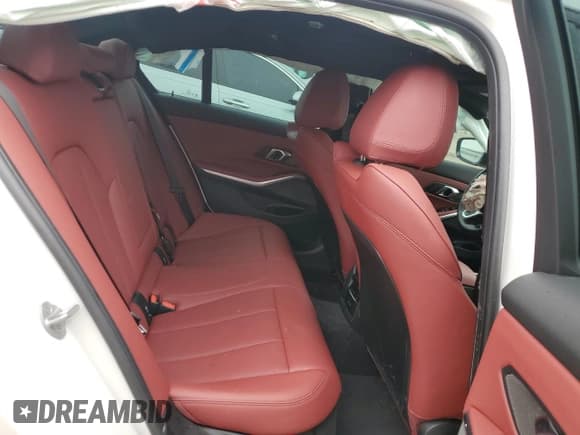 ✅ 2024 BMW 3 Series M340i xDrive • VIN: 3MW49FF02R8E87073 • Lot: 60722805. Wystawiony na Copart z przebiegiem 12 151 mil. Bezpłatny archiwum sprzedaży aukcyjnych z USA i szczegółowy raport historii pojazdu na DreamBid. Zdjęcie 10.