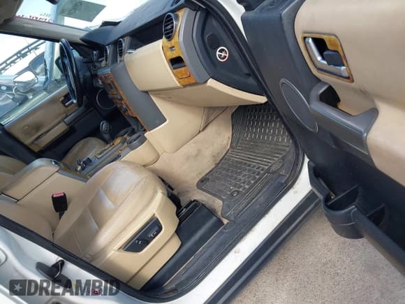 ✅ 2006 Land Rover LR3 SE • VIN: SALAD25406A393767 • Lot: 42810239. Wystawiony na IAAI z przebiegiem Nie podano. Bezpłatny archiwum sprzedaży aukcyjnych z USA i szczegółowy raport historii pojazdu na DreamBid. Zdjęcie 5.