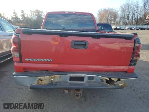 ✅ 2006 Chevrolet Silverado 1500 LS • VIN: 2GCEK19B861263733 • Lot: 80941984. Wystawiony na Copart z przebiegiem 250 132 mil mil. Skorzystaj z bezpłatnego archiwum sprzedaży aukcyjnych z USA i zobacz szczegółowy raport historii pojazdu na DreamBid. Zdjęcie 6.