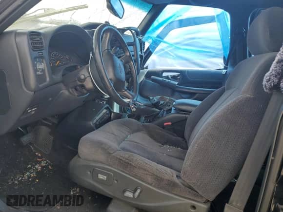 2001 Chevrolet Blazer LT с VIN 1GNDT13W112182576, выставлен на аукционе Copart как лот 74328974 с пробегом 117 751 миль миль и Списание • Salvage title. История ставок и продаж доступна на DreamBid. Изображение 7.