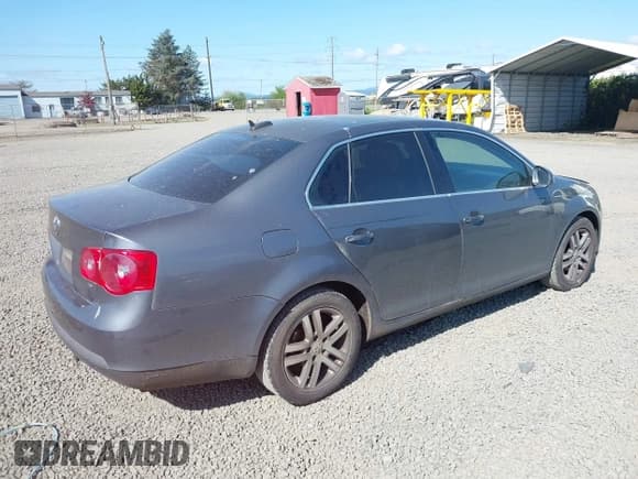 ✅ 2006 Volkswagen Jetta 1.9L TDI • VIN: 3VWDT81K76M707770 • Lot: 42083751. Listed on IAAI with 262,228 mi. Free auction sales archive from the USA and detailed vehicle history report at DreamBid. Image 4.