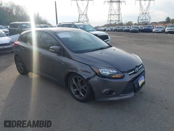 ✅ 2014 Ford Focus SE • VIN: 1FADP3K22EL383934 • Lot: 43651828. Wystawiony na IAAI z przebiegiem 170 842 mil. Bezpłatny archiwum sprzedaży aukcyjnych z USA i szczegółowy raport historii pojazdu na DreamBid. Zdjęcie 6.