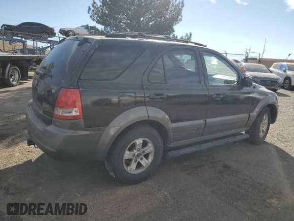 ✅ 2003 Kia Sorento LX • VIN: KNDJD733735086387 • Лот: 78009004. Опубликован ранее на Copart с пробегом 177 330 миль. Бесплатный доступ к архиву аукционных продаж из США и подробный отчёт об истории автомобиля на DreamBid. Изображение 3.