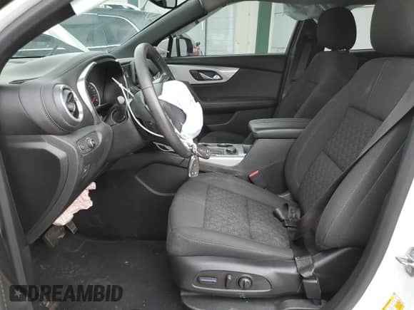 ✅ 2022 Chevrolet Blazer LT • VIN: 3GNKBHR42NS228662 • Lot: 63451004. Wystawiony na Copart z przebiegiem 35 983 mil mil. Skorzystaj z bezpłatnego archiwum sprzedaży aukcyjnych z USA i zobacz szczegółowy raport historii pojazdu na DreamBid. Zdjęcie 7.