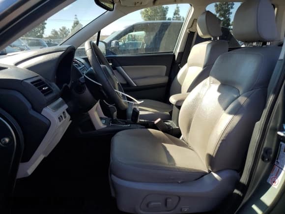 ✅ 2015 Subaru Forester Touring • VIN: JF2SJAWC9FH488020 • Lot: 82745495. Wystawiony na Copart z przebiegiem 112 207 mil. Bezpłatny archiwum sprzedaży aukcyjnych z USA i szczegółowy raport historii pojazdu na DreamBid. Zdjęcie 7.