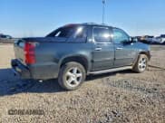 ✅ 2013 Chevrolet Avalanche LT • VIN: 3GNTKFE73DG287794 • Lot: 94213125. Listed on Copart with 122,144 mi. Free auction sales archive from the USA and detailed vehicle history report at DreamBid. Image 3.