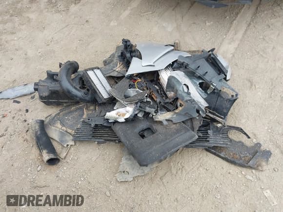 ✅ 2020 Kia Forte LXS • VIN: 3KPF24AD4LE191270 • Lot: 43563193. Wystawiony na IAAI z przebiegiem 78 073 mil. Bezpłatny archiwum sprzedaży aukcyjnych z USA i szczegółowy raport historii pojazdu na DreamBid. Zdjęcie 12.