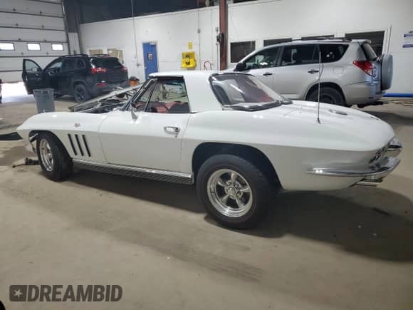 1966 Chevrolet Corvette z VIN 194676S100336, wystawiony jako Copart lot #71870125 z przebiegiem 3 773 mil mil oraz Szkoda całkowita • Salvage title. Historia ofert i sprzedaży dostępna na DreamBid. Obrazek 2.