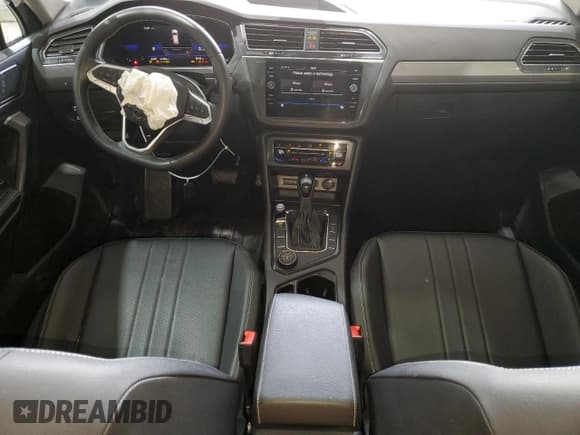 ✅ 2022 Volkswagen Tiguan SE • VIN: 3VV2B7AX5NM175373 • Lot: 63378335. Listed on Copart with 43,784 mi. Free auction sales archive from the USA and detailed vehicle history report at DreamBid. Image 8.