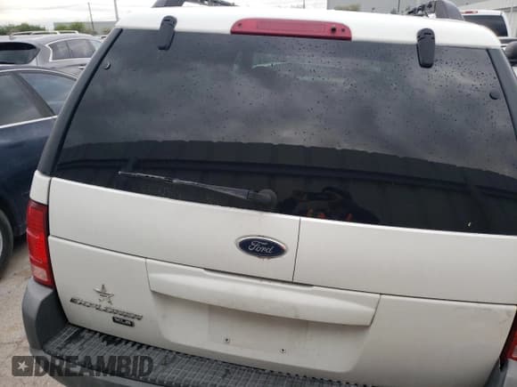 ✅ 2002 Ford Explorer XLS • VIN: 1FMZU62E12UA70329 • Lot: 45551445. Listed on Copart with 284,549 mi. Free auction sales archive from the USA and detailed vehicle history report at DreamBid. Image 6.