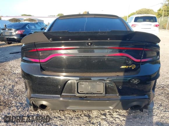 ✅ 2022 Dodge Charger SRT Hellcat Widebody • VIN: 2C3CDXL97NH121510 • Lot: 43478561. Wystawiony na IAAI z przebiegiem 42 368 mil. Bezpłatny archiwum sprzedaży aukcyjnych z USA i szczegółowy raport historii pojazdu na DreamBid. Zdjęcie 16.