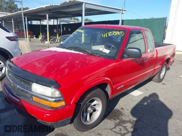 ✅ 2003 Chevrolet S-10 LS • VIN: 1GCCS19X938215203 • Лот: 41275957. Опубликован ранее на IAAI с пробегом 105 763 миль. Бесплатный доступ к архиву аукционных продаж из США и подробный отчёт об истории автомобиля на DreamBid. Изображение 2.