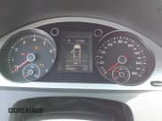 ✅ 2011 Volkswagen CC Sport • VIN: WVWNN7AN4BE700653 • Lot: 41256867. Wystawiony na IAAI z przebiegiem 196 855 mil. Bezpłatny archiwum sprzedaży aukcyjnych z USA i szczegółowy raport historii pojazdu na DreamBid. Zdjęcie 7.