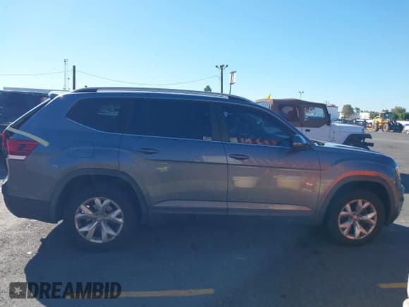 ✅ 2018 Volkswagen Atlas SE • VIN: 1V2CR2CA3JC594164 • Lot: 43480119. Listed on IAAI with 77,724 mi. Free auction sales archive from the USA and detailed vehicle history report at DreamBid. Image 12.