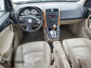 ✅ 2006 Saturn VUE • VIN: 5GZCZ63456S885697 • Lot: 43635685. Wystawiony na Copart z przebiegiem 283 275 mil. Bezpłatny archiwum sprzedaży aukcyjnych z USA i szczegółowy raport historii pojazdu na DreamBid. Zdjęcie 8.