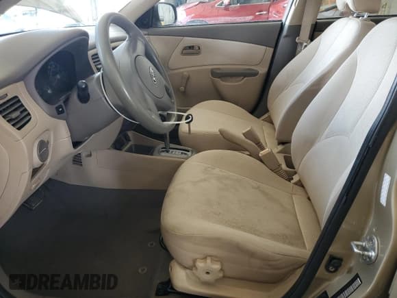 ✅ 2010 Kia Rio LX • VIN: KNADH4A39A6646224 • Лот: 71262485. Опубликован ранее на Copart с пробегом 98 515 миль. Бесплатный доступ к архиву аукционных продаж из США и подробный отчёт об истории автомобиля на DreamBid. Изображение 7.