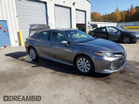 ✅ 2018 Toyota Camry SE • VIN: 4T1B11HK9JU503937 • Лот: 91841365. Опубликован ранее на Copart с пробегом 124 737 миль. Бесплатный доступ к архиву аукционных продаж из США и подробный отчёт об истории автомобиля на DreamBid. Изображение 4.