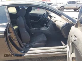 ✅ 2011 Hyundai Genesis Coupe • VIN: KMHHT6KD5BU054530 • Lot: 42789657. Wystawiony na IAAI z przebiegiem Nie podano. Bezpłatny archiwum sprzedaży aukcyjnych z USA i szczegółowy raport historii pojazdu na DreamBid. Zdjęcie 5.