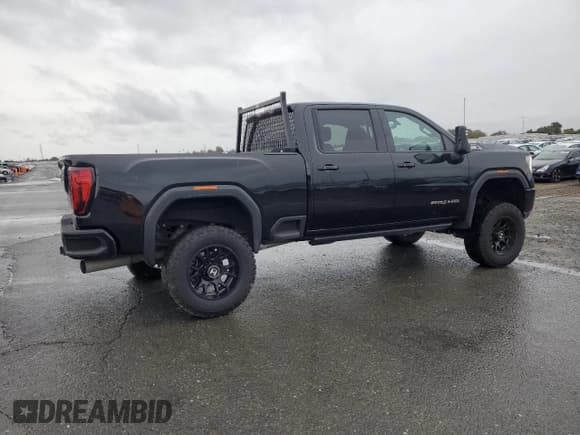 ✅ 2022 GMC Sierra 3500HD AT4 • VIN: 1GT49VEY1NF103788 • Lot: 86142705. Wystawiony na Copart z przebiegiem 35 963 mil. Bezpłatny archiwum sprzedaży aukcyjnych z USA i szczegółowy raport historii pojazdu na DreamBid. Zdjęcie 3.