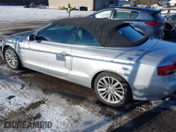 ✅ 2011 Audi A5 Premium Plus • VIN: WAULFAFH3BN019417 • Lot: 41278086. Wystawiony na IAAI z przebiegiem Nie podano. Bezpłatny archiwum sprzedaży aukcyjnych z USA i szczegółowy raport historii pojazdu na DreamBid. Zdjęcie 14.