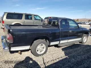 ✅ 2000 Dodge Dakota • VIN: 1B7GL22X5YS677654 • Лот: 79538194. Размещён на Copart с пробегом 64 321 миль миль. Получите бесплатный доступ к архиву аукционных продаж из США и посмотрите подробный отчёт об истории автомобиля на DreamBid. Изображение 3.