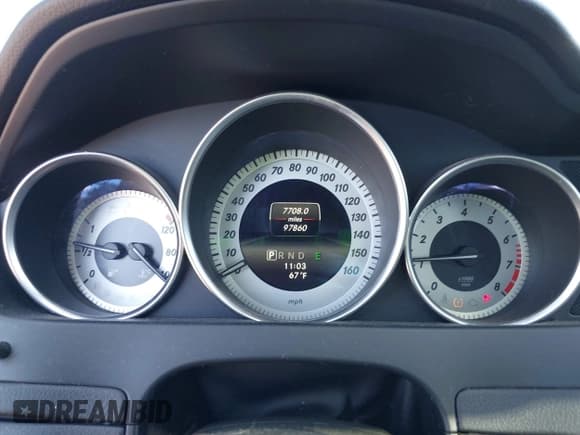 ✅ 2014 Mercedes-Benz C 250 Sport • VIN: WDDGF4HB2EG230394 • Lot: 43367403. Listed on IAAI with 97,860 mi. Free auction sales archive from the USA and detailed vehicle history report at DreamBid. Image 7.