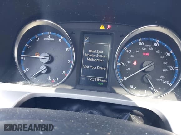 ✅ 2016 Toyota RAV4 Limited • VIN: 2T3DFREV2GW539427 • Lot: 42233024. Wystawiony na IAAI z przebiegiem 123 169 mil. Bezpłatny archiwum sprzedaży aukcyjnych z USA i szczegółowy raport historii pojazdu na DreamBid. Zdjęcie 7.