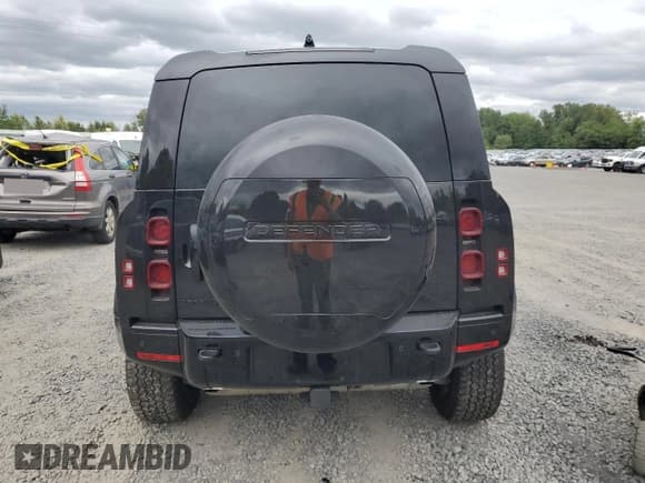 ✅ 2024 Land Rover Defender X-Dynamic SE • VIN: SALE27EU4R2341772 • Lot: 68953165. Wystawiony na Copart z przebiegiem 11 523 mil. Bezpłatny archiwum sprzedaży aukcyjnych z USA i szczegółowy raport historii pojazdu na DreamBid. Zdjęcie 6.