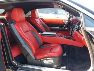 ✅ 2018 Rolls-Royce Dawn • VIN: SCA666D59JU115652 • Lot: 39811506. Listed on IAAI with 21,608 mi. Free auction sales archive from the USA and detailed vehicle history report at DreamBid. Image 5.