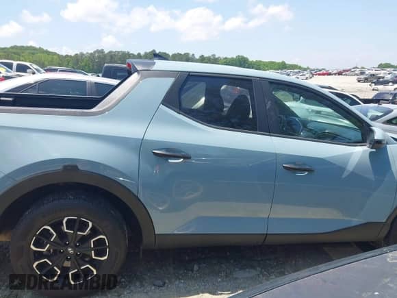 ✅ 2024 Hyundai Santa Cruz SEL • VIN: 5NTJBDDE8RH110825 • Лот: 42230112. Размещён на IAAI с пробегом 18 135 миль миль. Получите бесплатный доступ к архиву аукционных продаж из США и посмотрите подробный отчёт об истории автомобиля на DreamBid. Изображение 13.