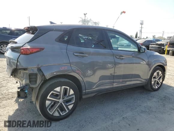 ✅ 2023 Hyundai Kona SE • VIN: KM8K23AG5PU183796 • Лот: 54152094. Опубликован ранее на Copart с пробегом 11 538 миль. Бесплатный доступ к архиву аукционных продаж из США и подробный отчёт об истории автомобиля на DreamBid. Изображение 3.