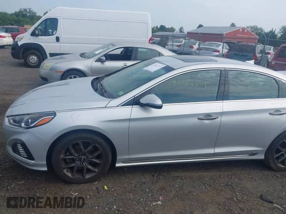 2018 Hyundai Sonata Limited with VIN 5NPE34AB2JH634998, listed as a IAAI auction lot 42862159 with 115,675 mi miles and . Bid and sale history available at DreamBid. Image 14.