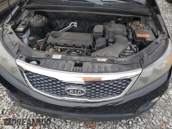 ✅ 2011 Kia Sorento LX • VIN: 5XYKTCA18BG059237 • Lot: 91382625. Wystawiony na Copart z przebiegiem 120 346 mil. Bezpłatny archiwum sprzedaży aukcyjnych z USA i szczegółowy raport historii pojazdu na DreamBid. Zdjęcie 12.