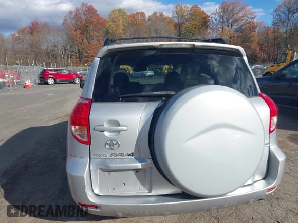 ✅ 2008 Toyota RAV4 • VIN: JTMBK33V086035402 • Лот: 43621272. Опубликован ранее на IAAI с пробегом 111 516 миль. Бесплатный доступ к архиву аукционных продаж из США и подробный отчёт об истории автомобиля на DreamBid. Изображение 16.