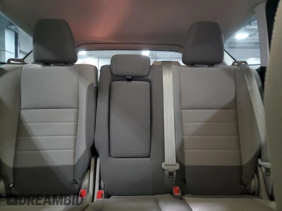 ✅ 2014 Ford Escape SE • VIN: 1FMCU9GX4EUA62831 • Лот: 92192115. Опубликован ранее на Copart с пробегом 251 846 миль. Бесплатный доступ к архиву аукционных продаж из США и подробный отчёт об истории автомобиля на DreamBid. Изображение 10.