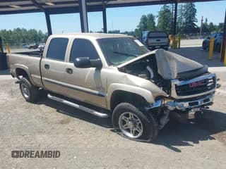 ✅ 2004 GMC Sierra 2500HD • VIN: 1GTHK23124F138414 • Лот: 42367150. Опубликован ранее на IAAI с пробегом 261 121 миль. Бесплатный доступ к архиву аукционных продаж из США и подробный отчёт об истории автомобиля на DreamBid. Изображение 1.