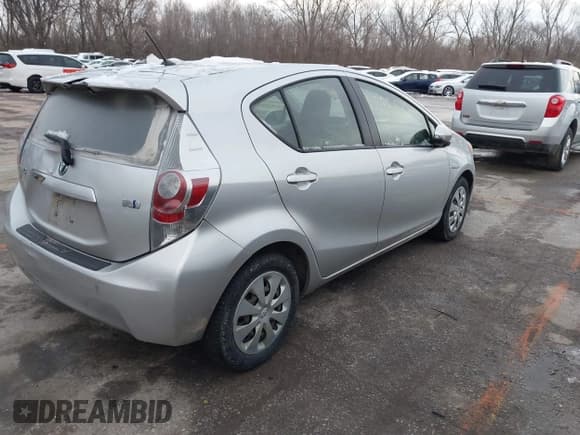 ✅ 2013 Toyota Prius Two • VIN: JTDKDTB38D1556272 • Lot: 43851833. Listed on IAAI with 221,176 mi. Free auction sales archive from the USA and detailed vehicle history report at DreamBid. Image 4.