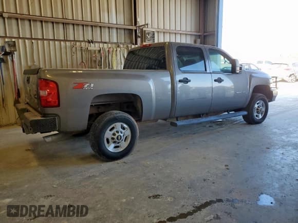 ✅ 2013 Chevrolet Silverado 2500HD LT • VIN: 1GC1KXCG5DF197024 • Lot: 92703725. Wystawiony na Copart z przebiegiem 230 196 mil. Bezpłatny archiwum sprzedaży aukcyjnych z USA i szczegółowy raport historii pojazdu na DreamBid. Zdjęcie 3.