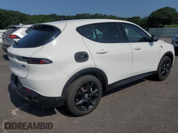 2024 Dodge Hornet R/T z VIN ZACPDFCW1R3A28930, wystawiony jako Copart lot #64936655 z przebiegiem 22 145 mil mil oraz Czysty tytuł • Clean title. Historia ofert i sprzedaży dostępna na DreamBid. Obrazek 3.